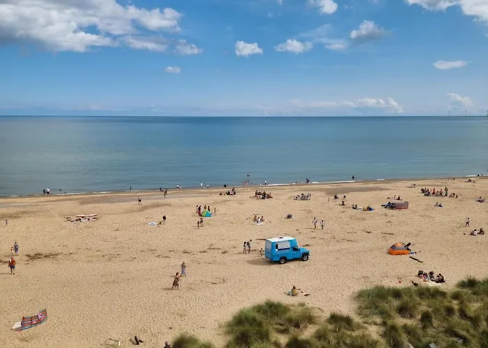 Sands Holiday Chalet Dog Friendly, Free Wifi, Swimming Pool And Club Passes Included