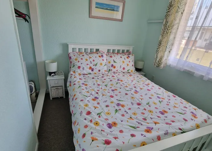 Sands Holiday Chalet Dog Friendly, Free Wifi, Swimming Pool And Club Passes Included