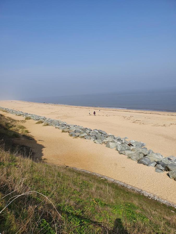 Sands Dog Friendly, Free Wifi, Swimming Pool And Club Passes Included Holiday home *