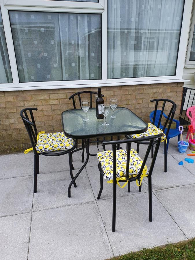 Sands Dog Friendly, Free Wifi, Swimming Pool And Club Passes Included Holiday home Scratby