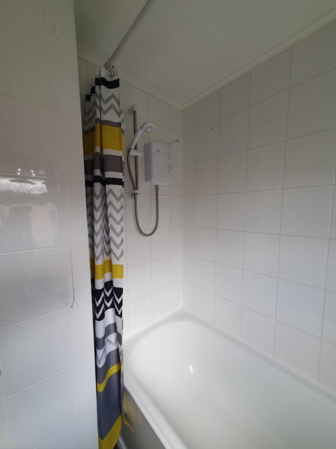 Sands Dog Friendly, Free Wifi, Swimming Pool And Club Passes Included Holiday home *