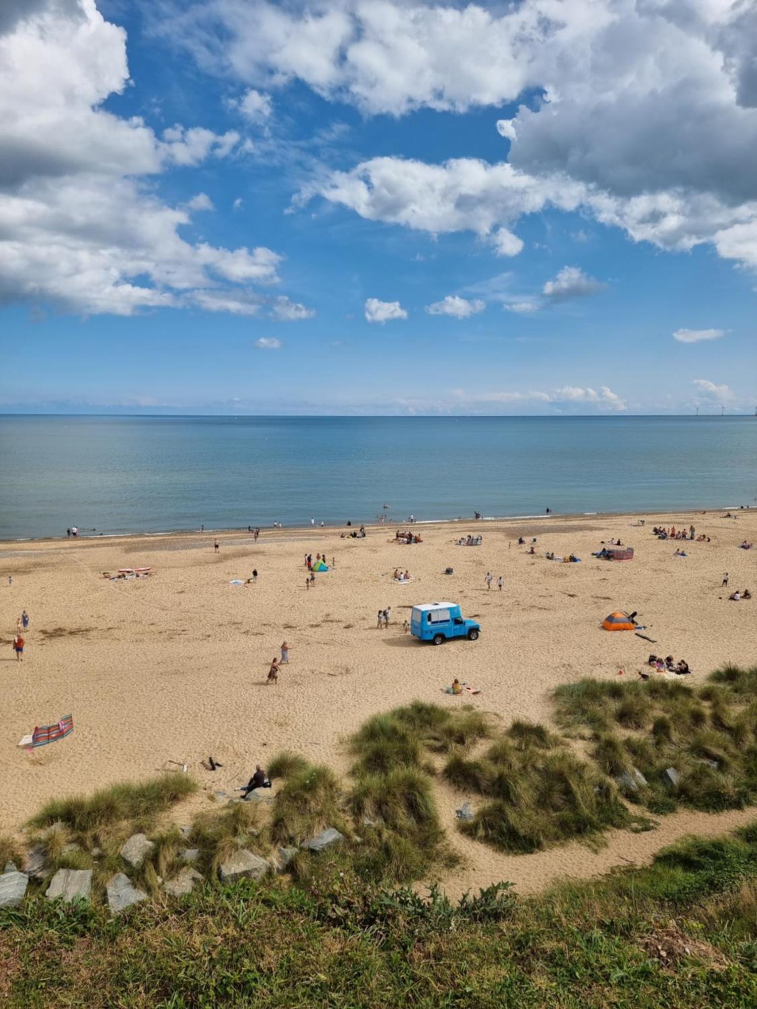 Sands Dog Friendly, Free Wifi, Swimming Pool And Club Passes Included Holiday home