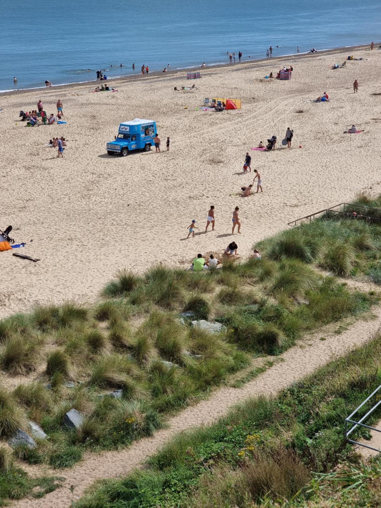 Sands Dog Friendly, Free Wifi, Swimming Pool And Club Passes Included Holiday home *