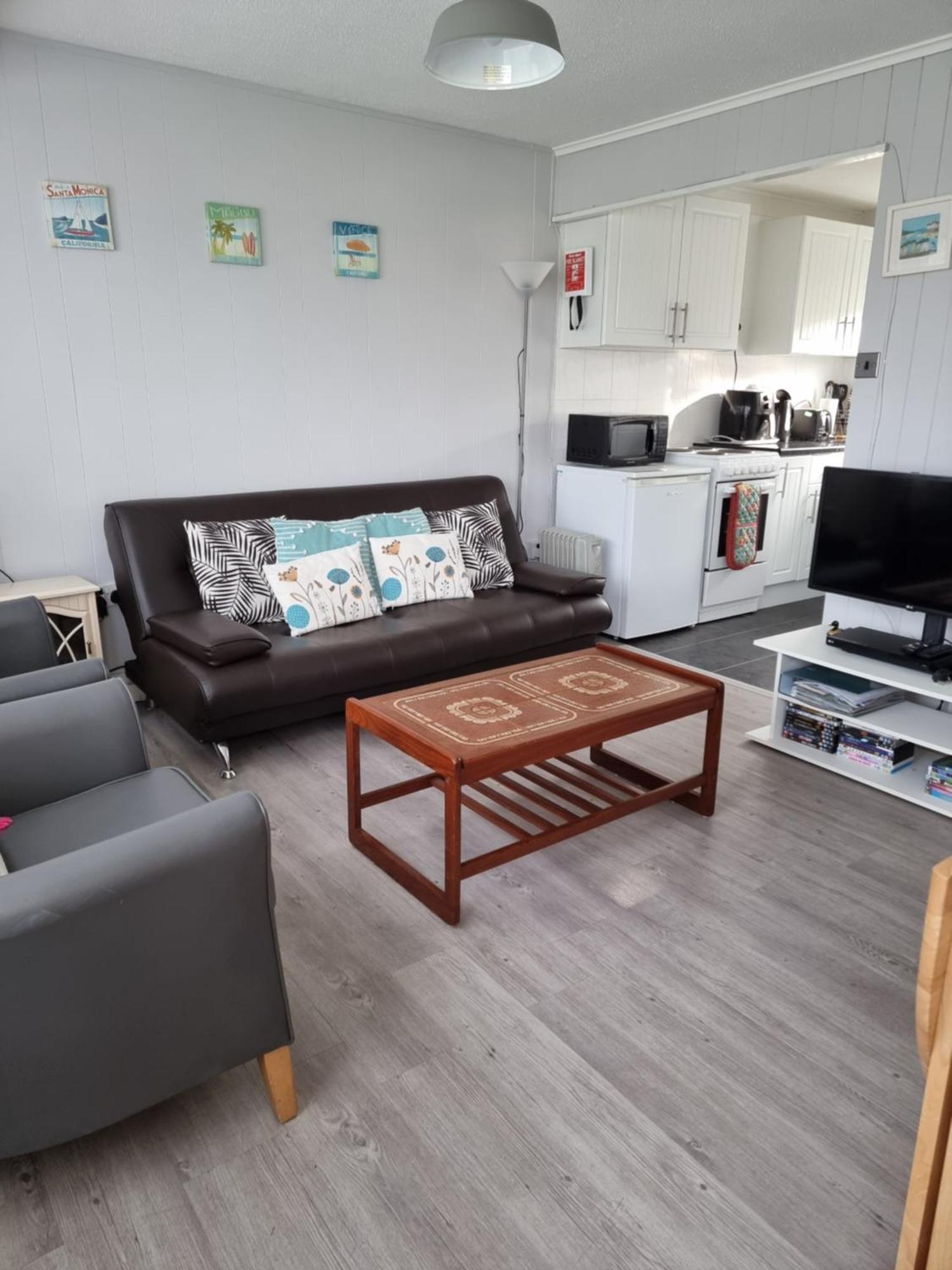 Sands Dog Friendly, Free Wifi, Swimming Pool And Club Passes Included Holiday home